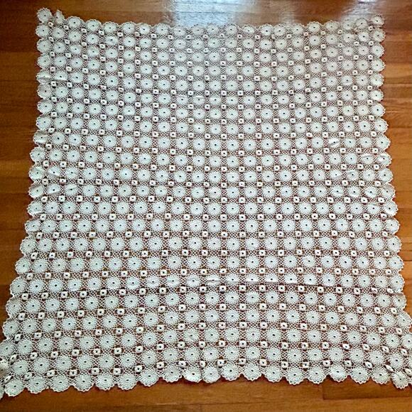 Vintage Hand-Crocheted Lace Tablecloth – Ivory Round Motif Design, 51” x 49 - Picture 5 of 12